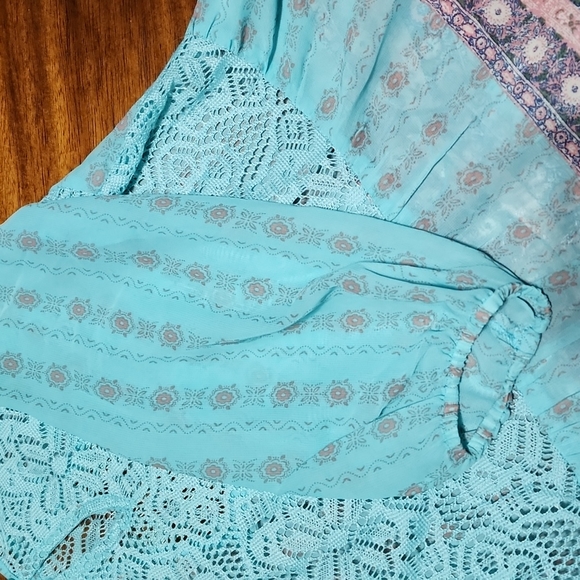 Love FIRE Aqua Floral Lace Blouse Top - Picture 8 of 8